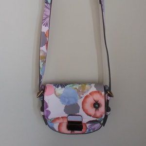 Super Cute!! Love & Lore Cross body purse, Floral with Chain strap